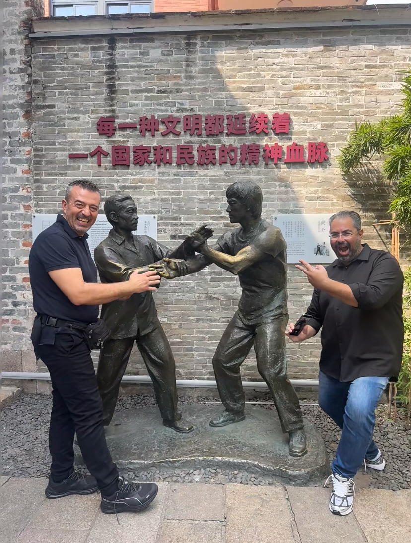 Clients on a local tour in Guangzhou